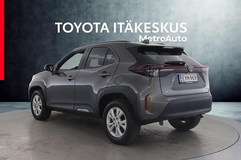 Käytetty Toyota Yaris Cross 116 HP (85 kW) 2024 Harmaa Katumaasturi
