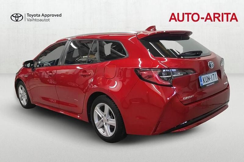 Käytetty Toyota Corolla Active 122 HP (89 kW) 2021 Punainen Farmari