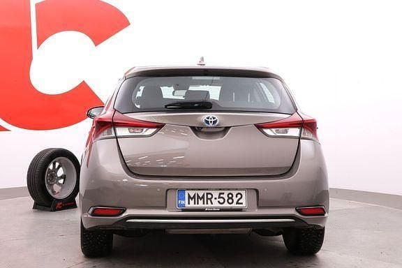 Käytetty Toyota Auris Active 98 HP (72 kW) 2016 Ruskea (beige) Viistoperä