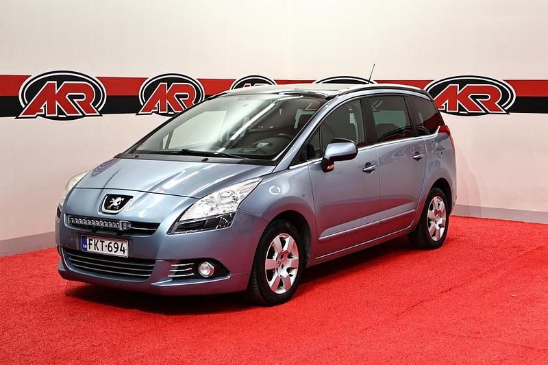 Käytetty Peugeot 5008 Style 114 HP (83 kW) 2013 Valkoinen Tila-auto