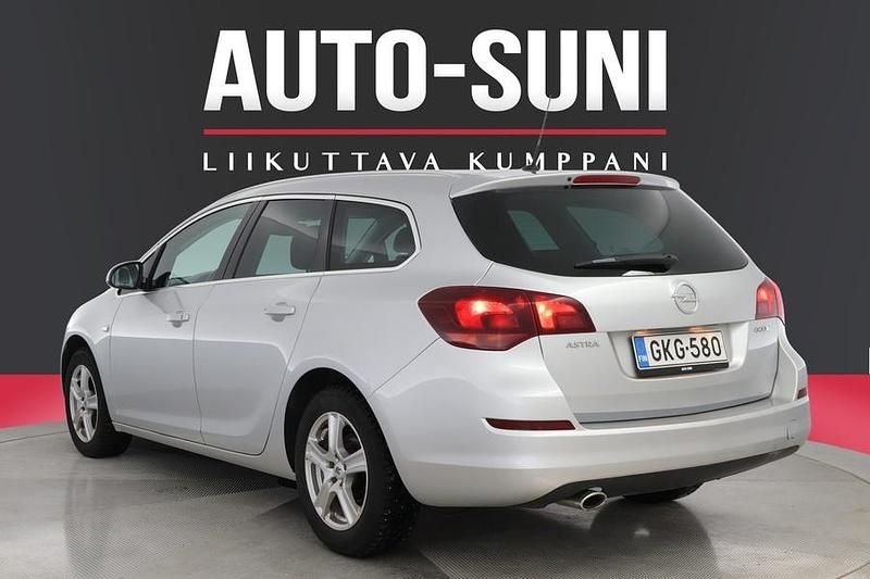 Käytetty Opel Astra Cosmo 140 HP (102 kW) 2012 Farmari