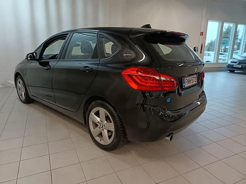 Käytetty BMW 225 Active Tourer Performance 224 HP (164 kW) 2018 Musta Tila-auto