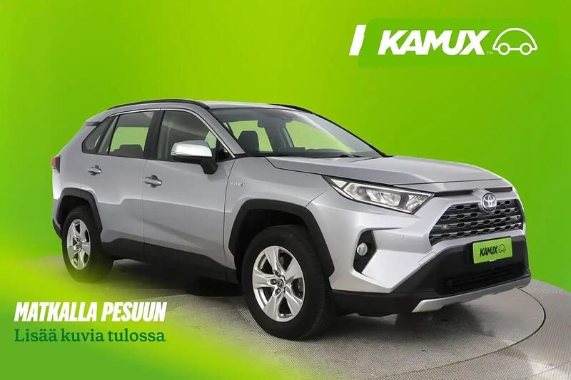 Käytetty Toyota RAV4 Active 178 HP (130 kW) 2022 Hopea / harmaa Katumaasturi