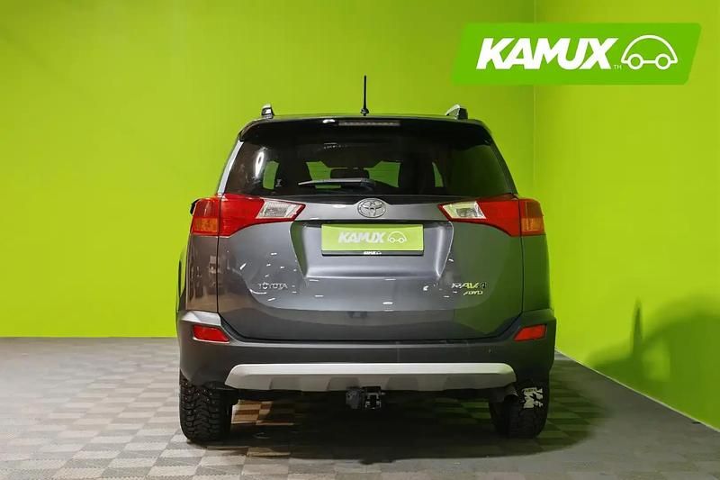 Käytetty Toyota RAV4 Active 152 HP (111 kW) 2015 Hopea / harmaa Katumaasturi