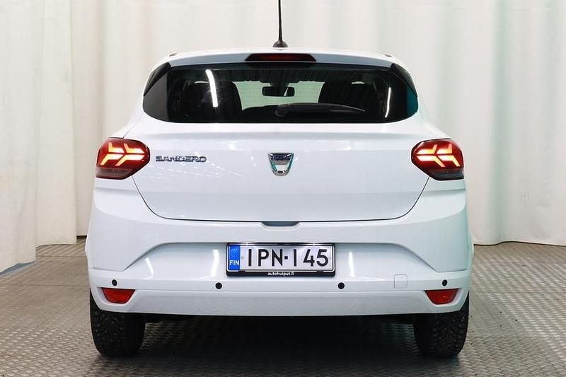 Käytetty Dacia Sandero Comfort 91 HP (66 kW) 2022 Viistoperä