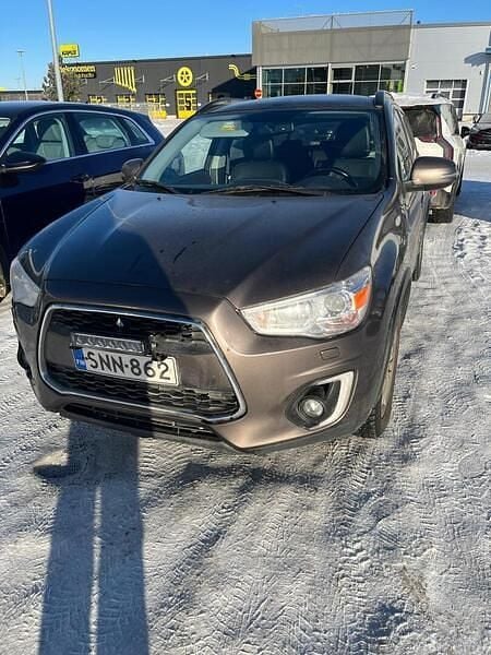 Käytetty Mitsubishi ASX Instyle 114 HP (83 kW) 2015 Katumaasturi