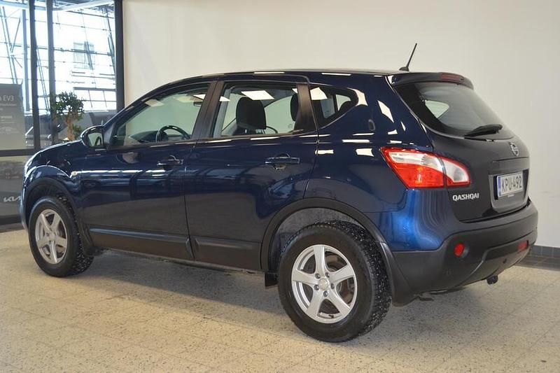 Käytetty Nissan Qashqai Acenta 141 HP (103 kW) 2011 Sininen Katumaasturi