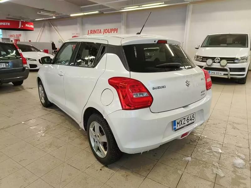 Käytetty Suzuki Swift GLX 90 HP (66 kW) 2019 Viistoperä