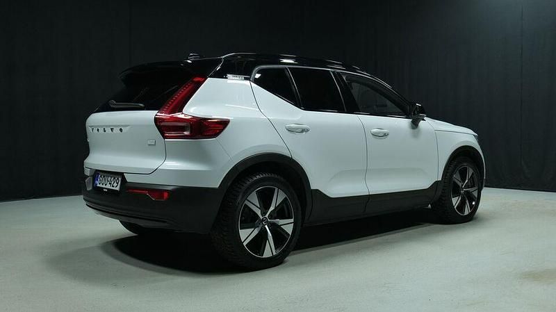 Käytetty Volvo XC40 Pro 300 kW (408 HP) 2022 Valkoinen Katumaasturi