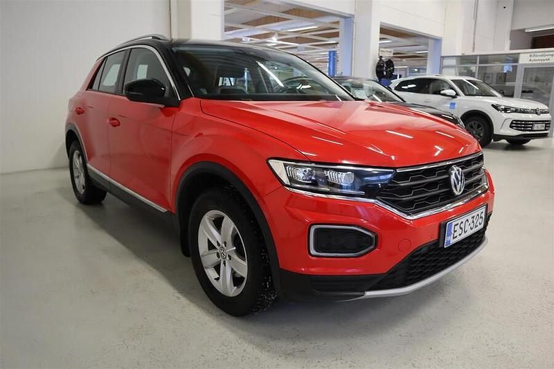 Käytetty VW T-Roc Sport 150 HP (110 kW) 2020 Punainen Katumaasturi