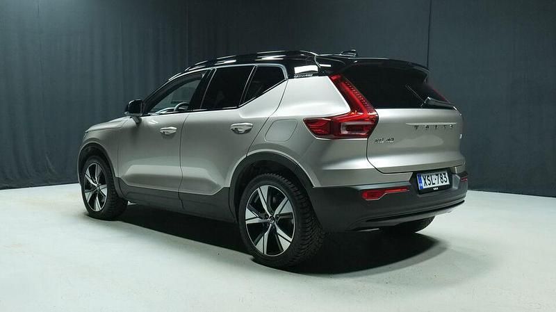 Käytetty Volvo XC40 Plus 300 kW (408 HP) 2024 Ruskea Katumaasturi