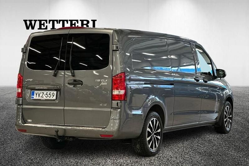 Käytetty Mercedes Vito Edition 163 HP (119 kW) 2022 Harmaa Van