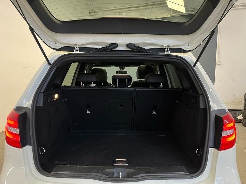 Käytetty Mercedes B180 Business 109 HP (80 kW) 2014 Tila-auto