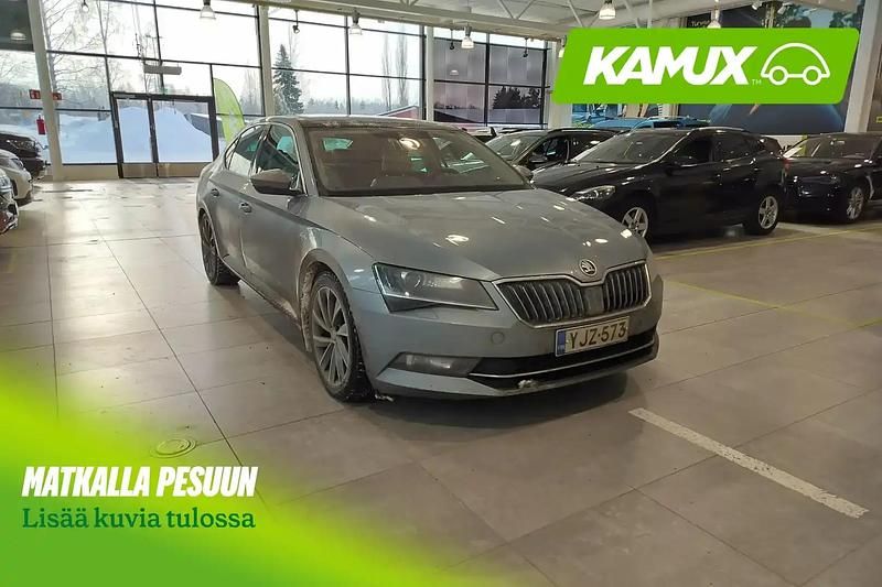Käytetty Skoda Superb Business Line 150 HP (110 kW) 2018 Hopea / harmaa Sedan