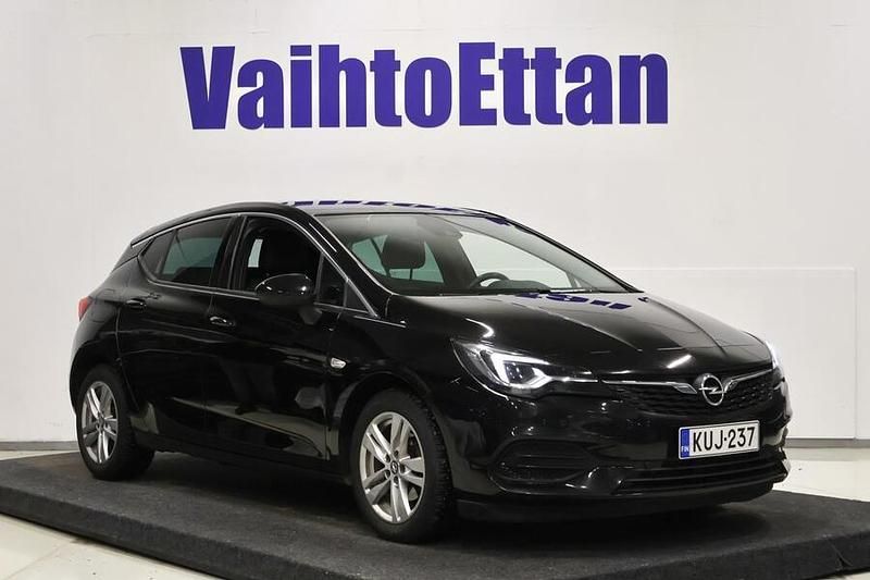 Käytetty Opel Astra Innovation 146 HP (107 kW) 2021 Musta Viistoperä