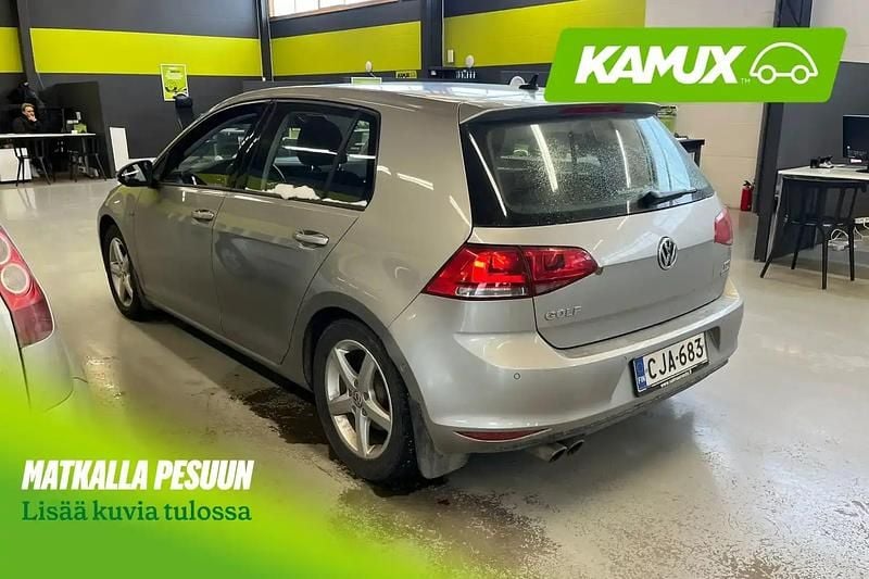 Käytetty VW Golf VII Highline 140 HP (102 kW) 2013 Hopea / harmaa Sedan