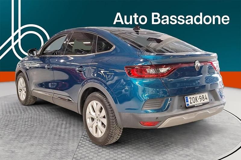 Käytetty Renault Arkana Intens 143 HP (105 kW) 2022 Katumaasturi