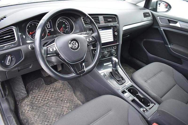 Käytetty VW Golf VII Comfortline 131 HP (96 kW) 2019 Farmari
