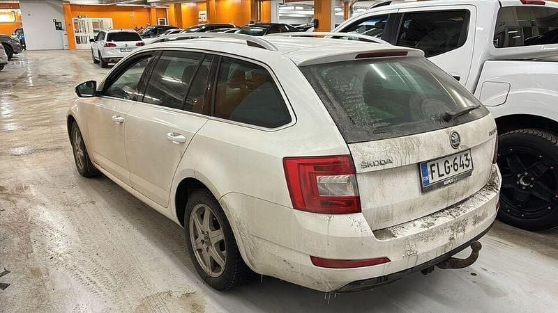 Käytetty Skoda Octavia Elegance 180 HP (132 kW) 2014 Viistoperä