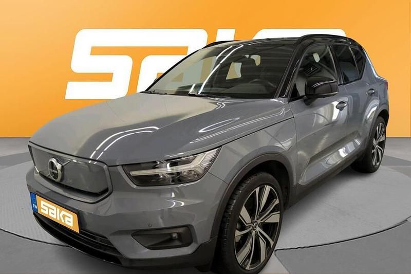 Käytetty 2021 Volvo XC40 R-Design Katumaasturi | 27 900 € (Perustarjous) - Kuva 1/4