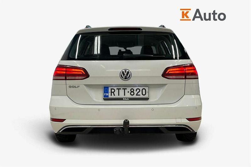 Käytetty VW Golf VII Comfortline 110 HP (80 kW) 2018 Valkoinen Farmari