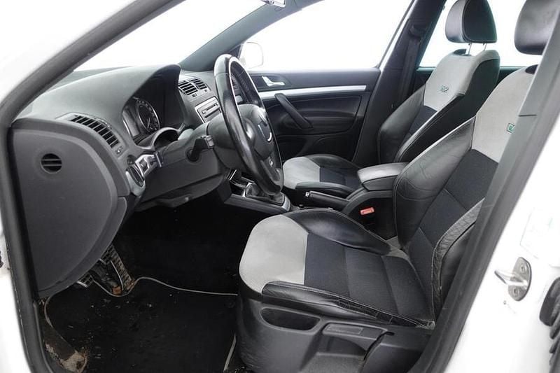 Käytetty Skoda Octavia RS 200 HP (147 kW) 2011 Farmari