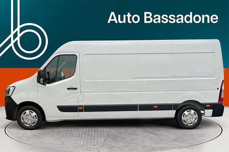Käytetty Renault Master 150 HP (110 kW) 2024 Van