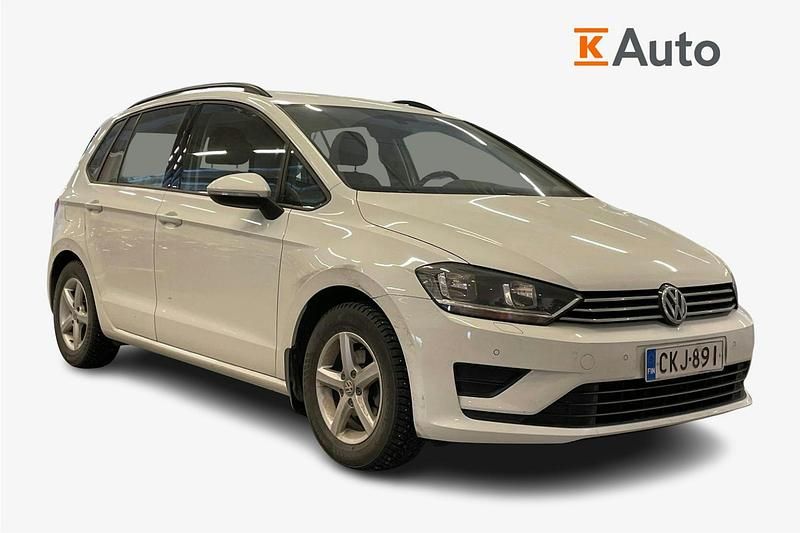Käytetty VW Golf Sportsvan Comfortline 110 HP (80 kW) 2017 Valkoinen Tila-auto