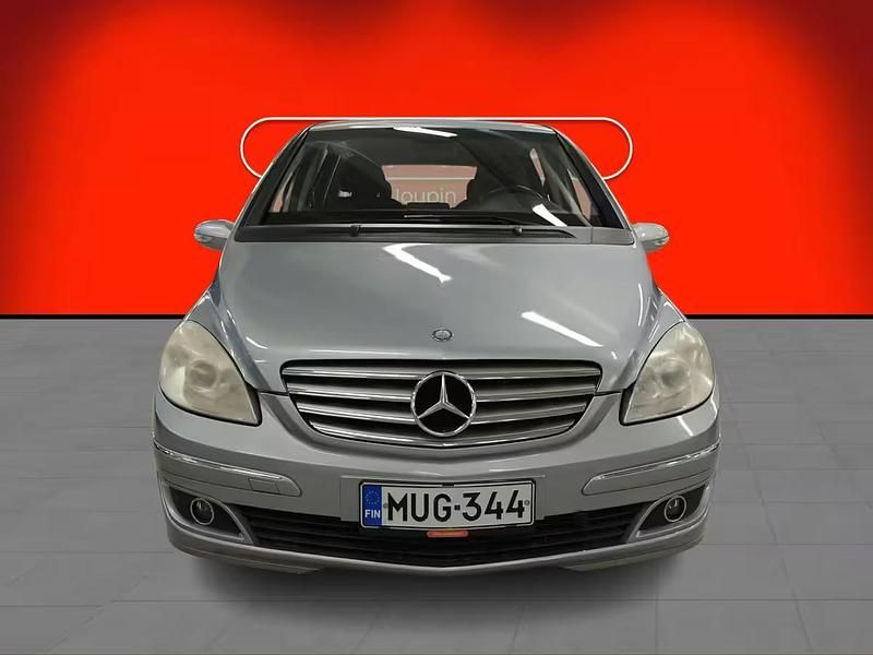 Käytetty Mercedes B170 2005 Tila-auto