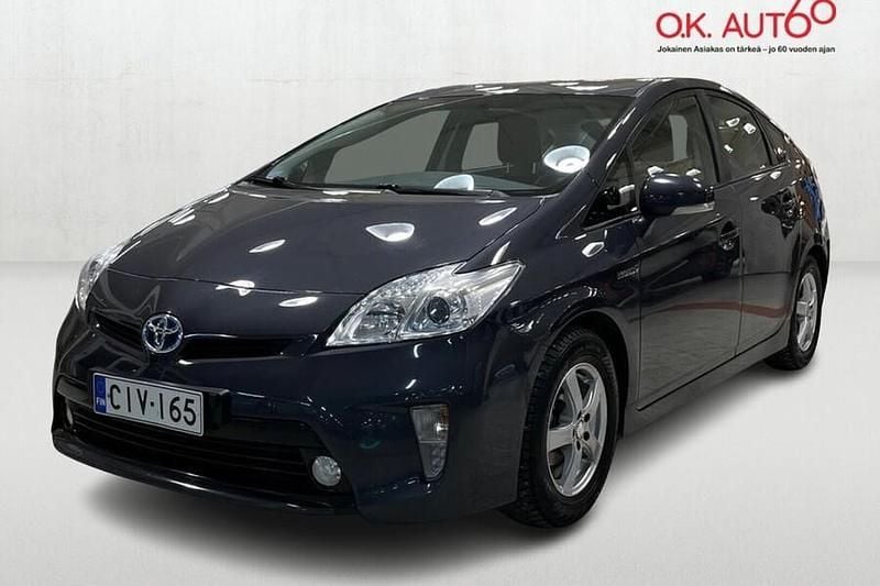 Käytetty Toyota Prius 99 HP (72 kW) 2012 Harmaa Viistoperä