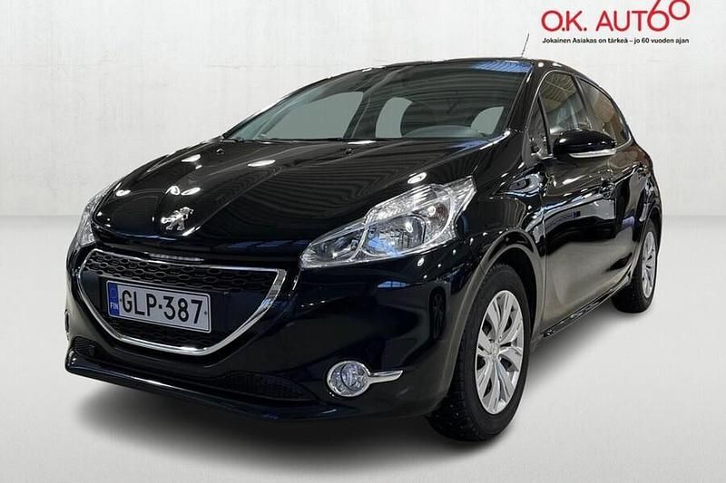 Käytetty Peugeot 208 82 HP (60 kW) 2015 Musta Viistoperä