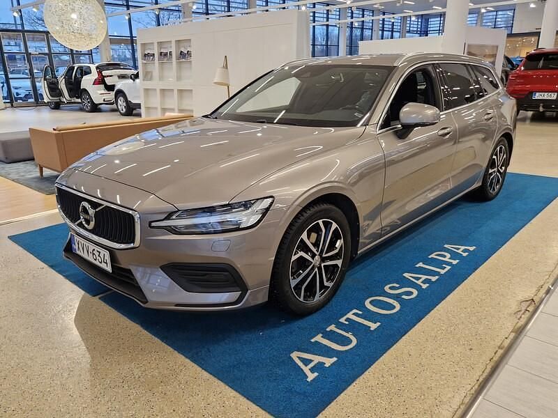 Käytetty Volvo V60 Momentum 150 HP (110 kW) 2019 Harmaa Farmari