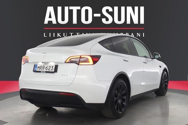 Käytetty Tesla Model Y 258 kW (351 HP) 2023 Katumaasturi