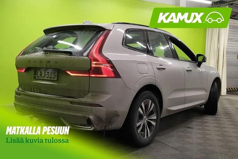 Käytetty Volvo XC60 R-Design 455 HP (334 kW) 2022 Hopea / harmaa Katumaasturi