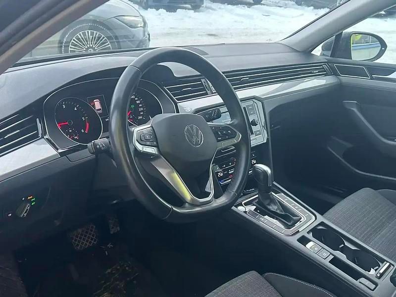 Käytetty VW Passat Comfortline 150 HP (110 kW) 2022 Musta Farmari