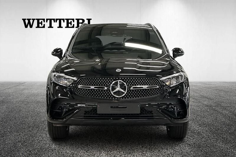 Käytetty Mercedes GLC300e Advanced Plus 313 HP (230 kW) 2024 Musta Katumaasturi