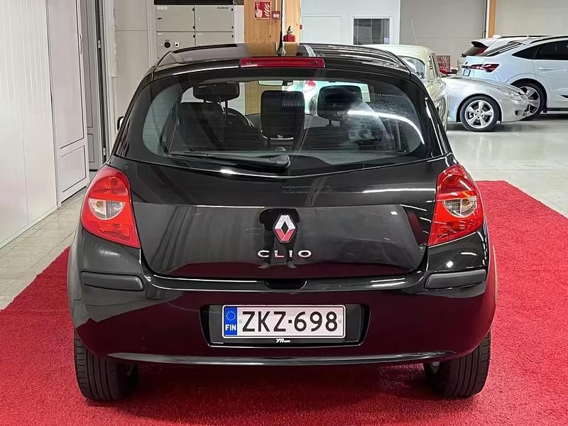 Käytetty Renault Clio II Dynamique 2008