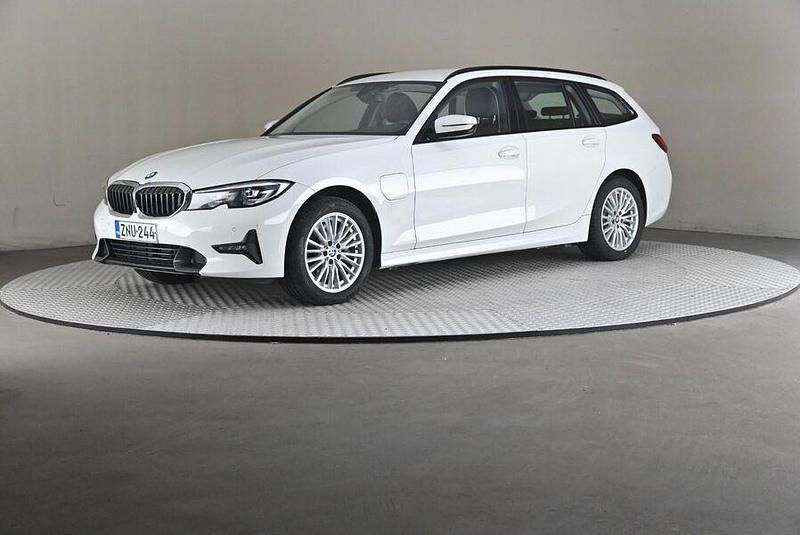 Käytetty BMW 320e Sport Line 204 HP (150 kW) 2021 Farmari