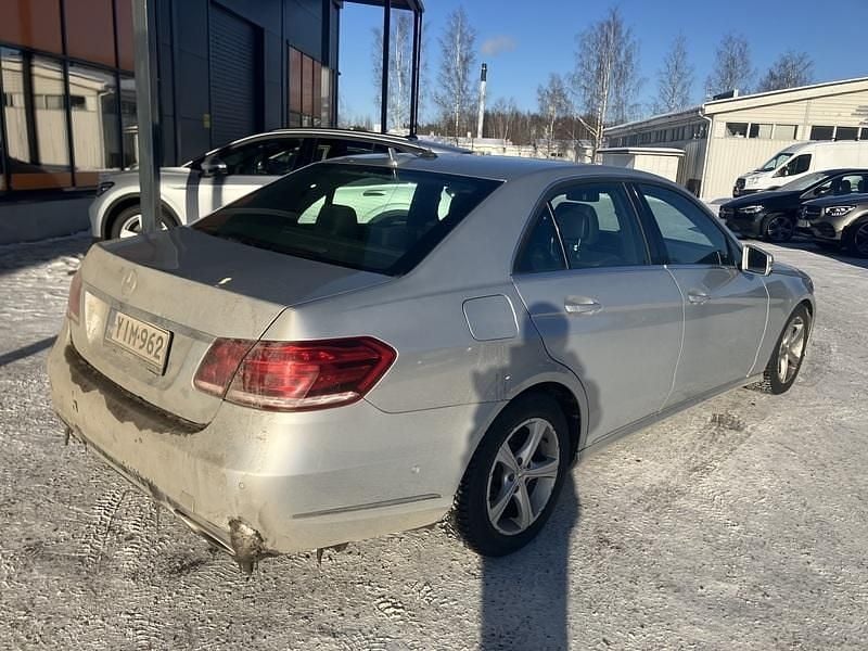 Käytetty Mercedes E200 Premium 136 HP (100 kW) 2013 Sedan