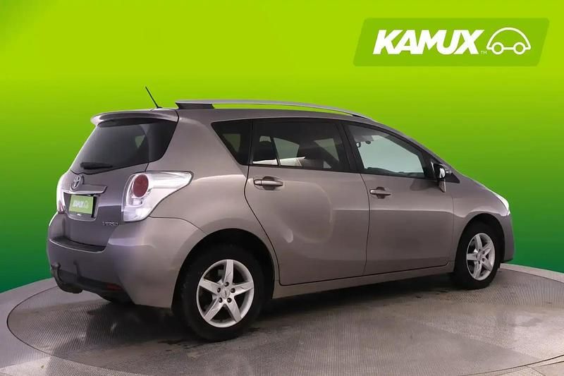 Käytetty Toyota Verso 147 HP (108 kW) 2016 Ruskea Tila-auto