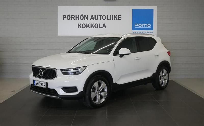 Käytetty Volvo XC40 Business Edition 150 HP (110 kW) 2018 Valkoinen Katumaasturi