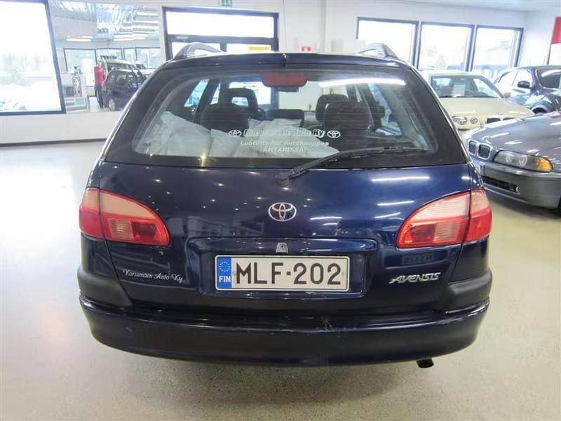 Käytetty Toyota Avensis Sol 110 HP (80 kW) 2002 Sininen Farmari