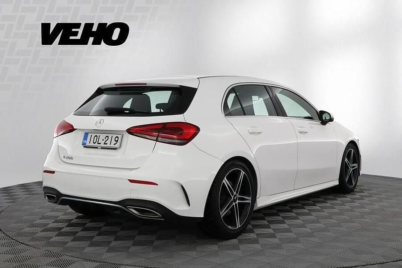 Käytetty Mercedes A200 AMG 163 HP (119 kW) 2018 Valkoinen Viistoperä