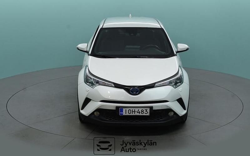 Käytetty Toyota C-HR Active 122 HP (89 kW) 2018 Valkoinen Katumaasturi