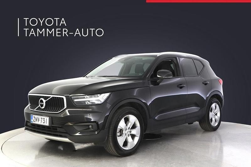 Musta Käytetty 2022 Volvo XC40 Core Katumaasturi | 30 880 € - Kuva 1/4