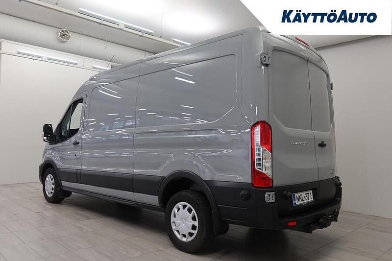 Käytetty Ford Transit Trend 131 HP (96 kW) 2024 Harmaa Van