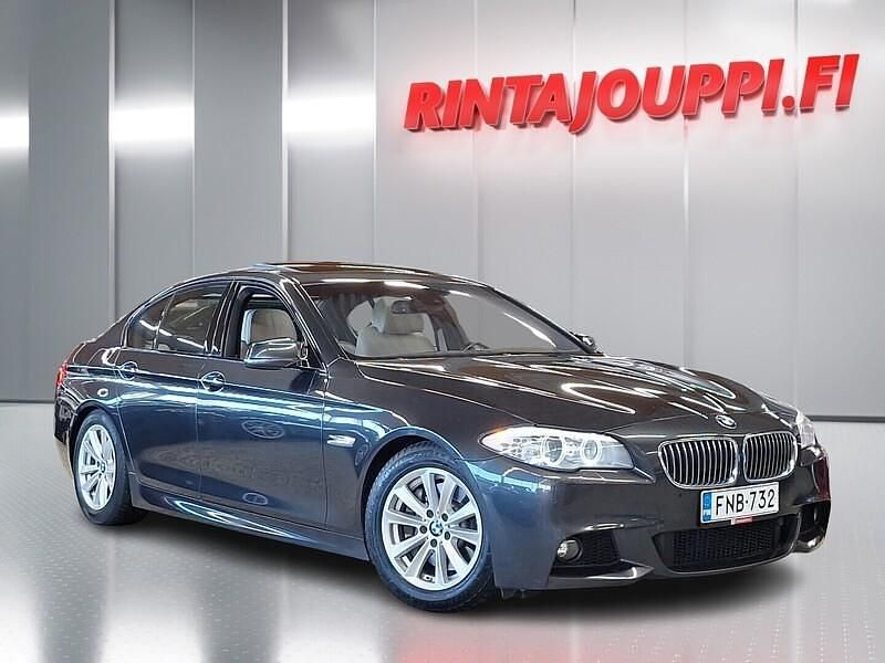 Harmaa Käytetty 2012 BMW 530 Comfort Edition Sedan | 21 600 € - Kuva 1/3