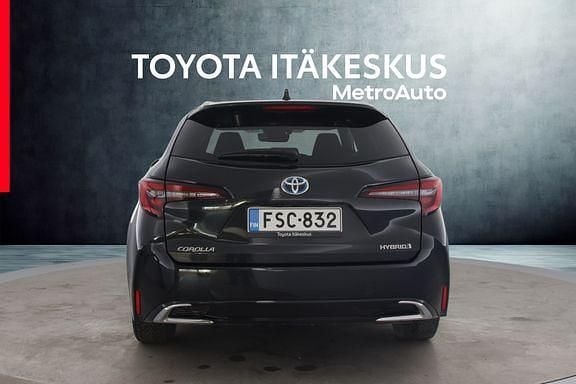 Käytetty Toyota Corolla Edition 140 HP (102 kW) 2023 Musta Farmari