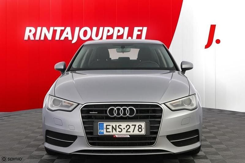 Käytetty Audi A3 Sportback Business 110 HP (80 kW) 2015 Hopea Viistoperä