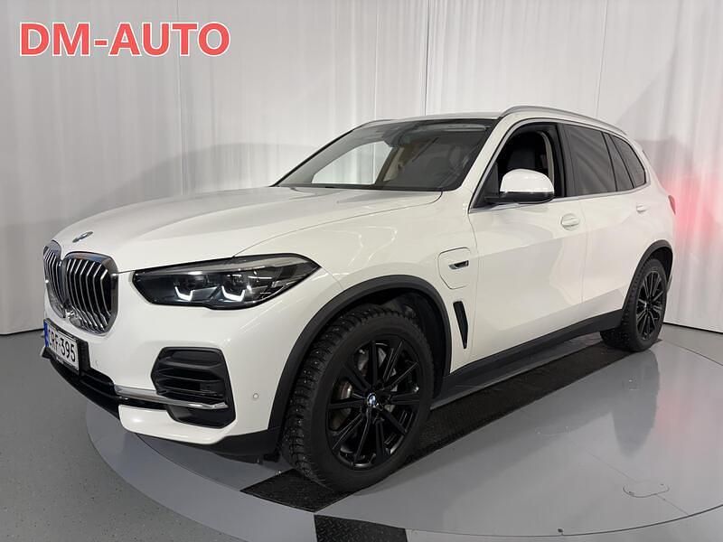 Valkoinen Käytetty 2022 BMW X5 Sport Line Katumaasturi | 53 850 € (Perustarjous) - Kuva 1/4